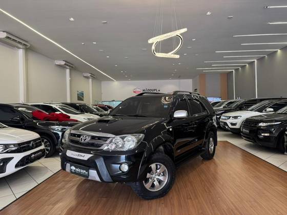 TOYOTA HILUX SW4 3.0 SRV 4X4 16V TURBO INTERCOOLER DIESEL 4P AUTOMÁTICO TOYOTA HILUX SW4 3.0 SRV 4X4 16V TURBO INTERCOOLER DIESEL 4P AUTOMÁTICO